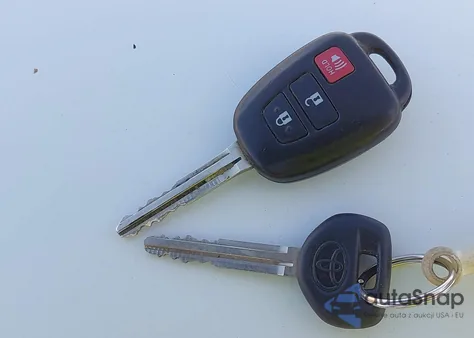 2016 Toyota Prius C One z USA, uszkodzony, nr VIN JTDKDTB32G1122577